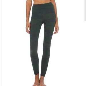 Alo Yoga High-Waist Camo Vapor Legging